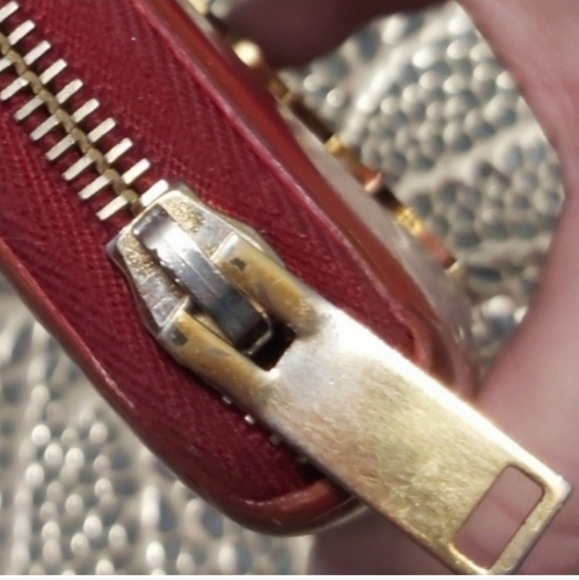 YSL Zippy WALLET - Picture 3 of 12